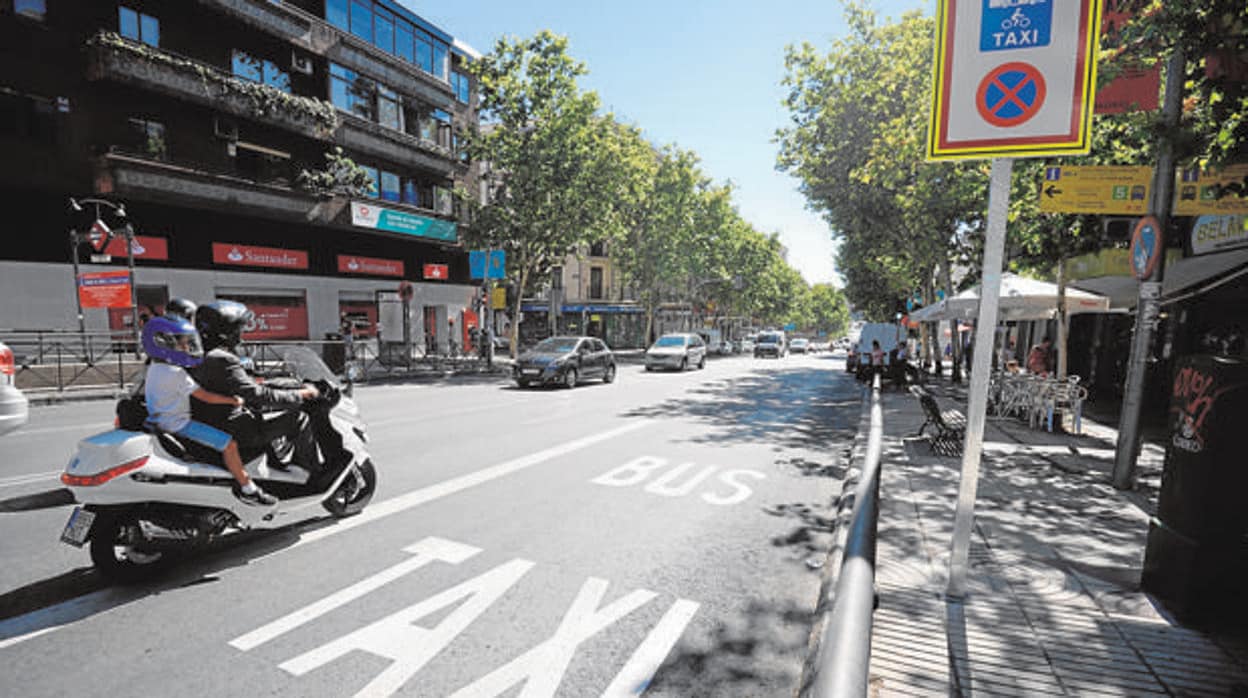 Madrid acogerá los primeros carriles moto de acceso a espacios avanza-moto a modo experimental