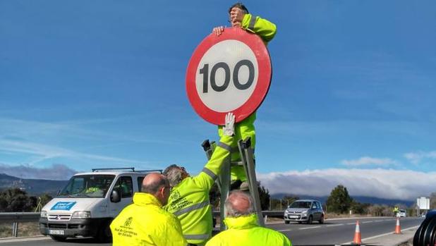 Cambiar las señales de límite de velocidad a 90 km/h ha costado unos 526.000 euros