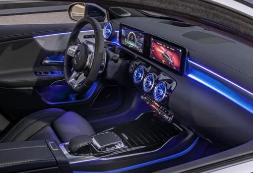 Mercedes-AMG A 35 4Matic Sedán: potencia y amplio espacio interior