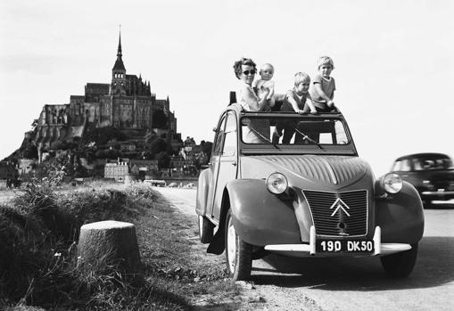 Renault 12, Citroën 2CV, Seat 1430, y otros iconos del automóvil que celebran su cumpleaños