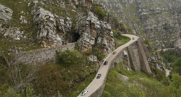 Las carreteras de Cantabria se preparan para recibir más de un centenar de superdeportivos