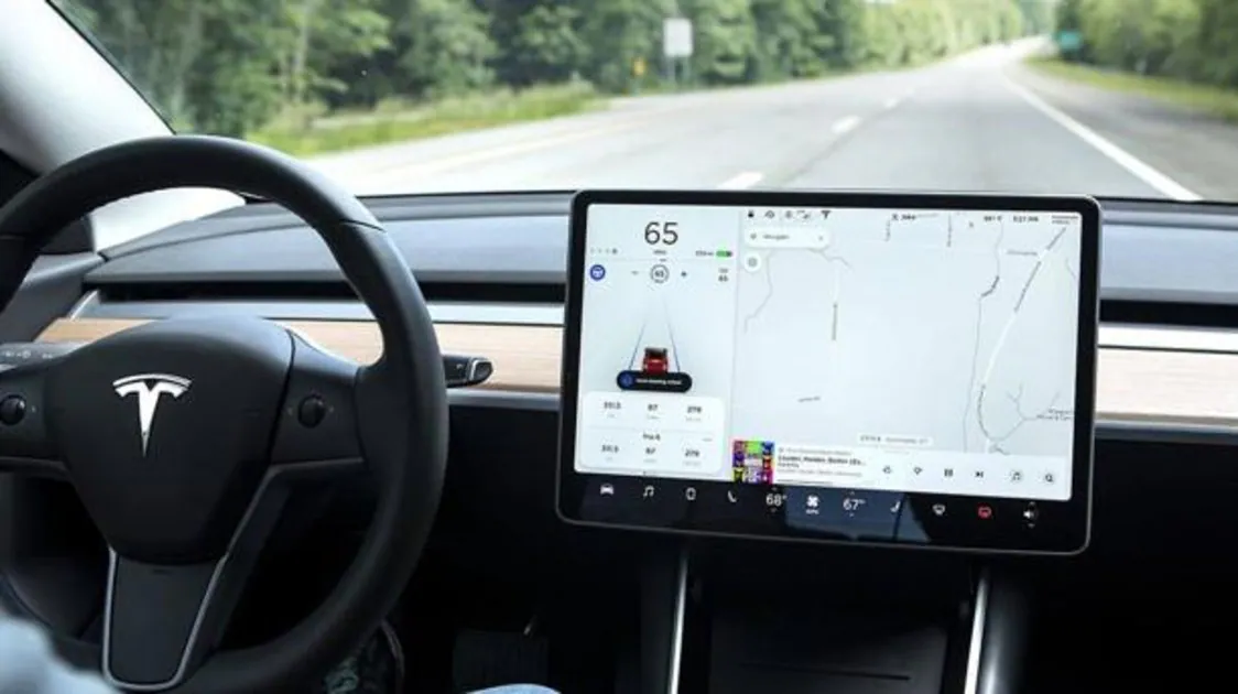 Graban una película porno en un Tesla con sistema autónomo