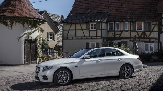 Mercedes Clase E 300 de: híbrido diésel con etiqueta «Cero» para urbanitas viajeros