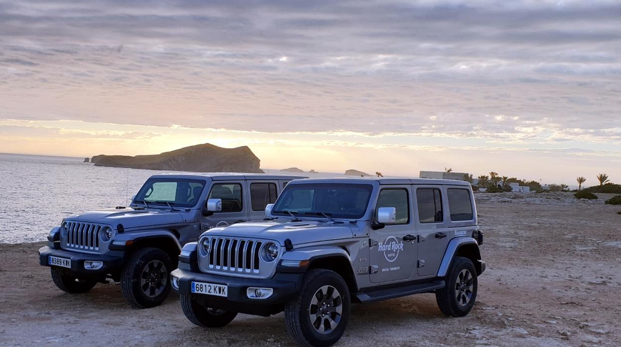 Con el Jeep Wrangler por Ibiza: aventura «off road» recorriendo la Isla Blanca