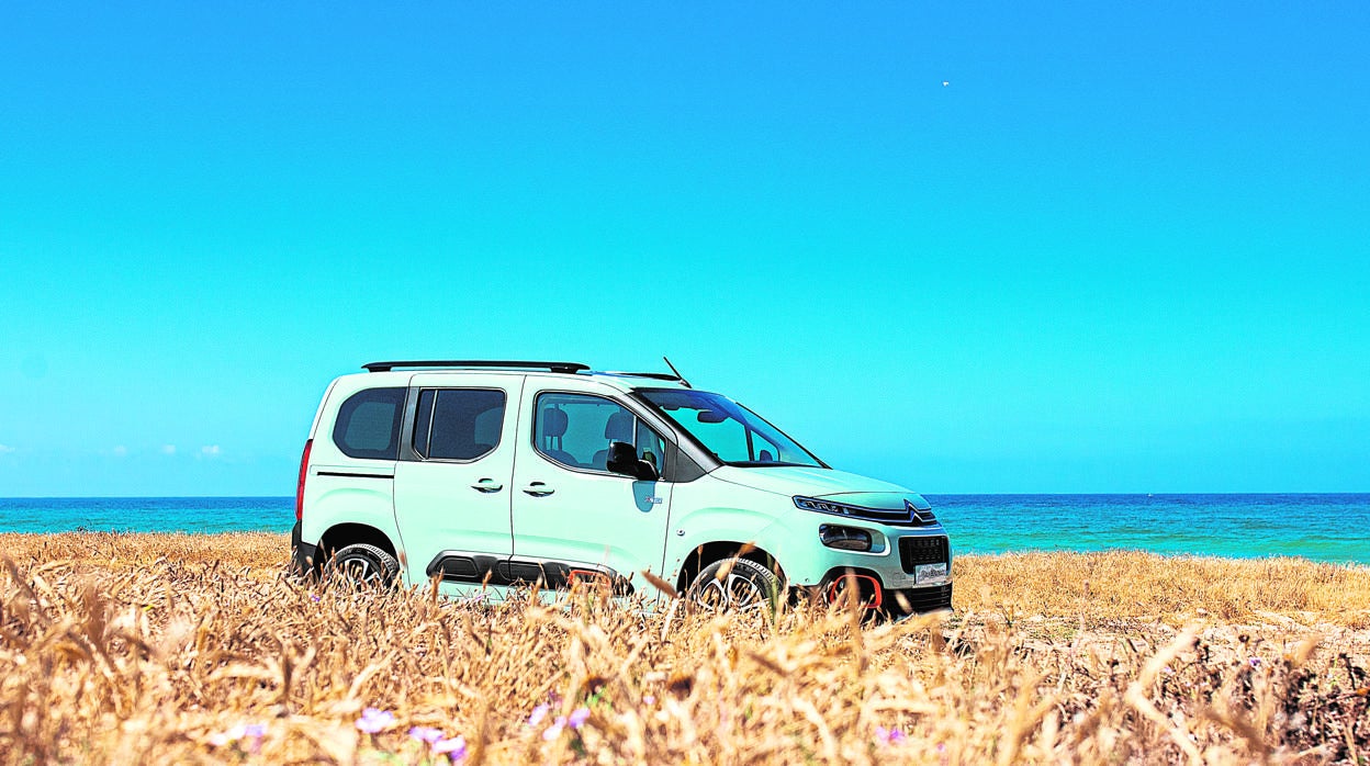 Al volante del Citroën Berlingo por Vejer: el conquistador del Cádiz más árabe