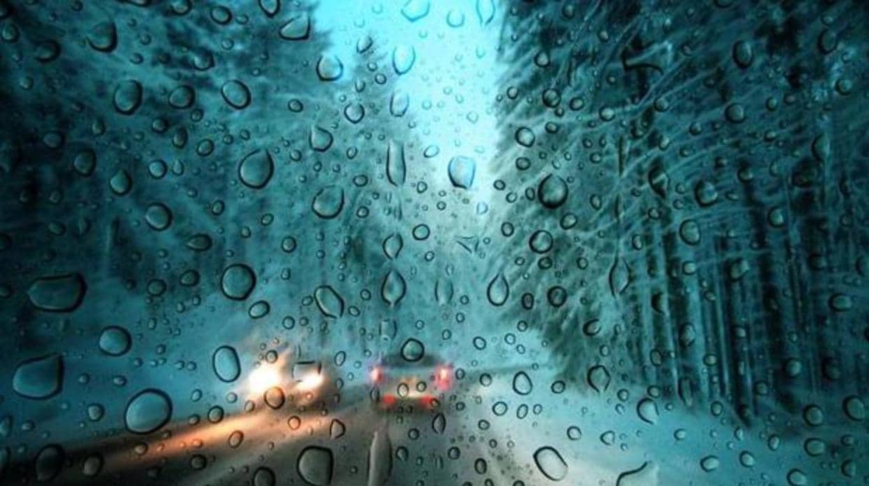 La gota fría amenaza de nuevo: cómo conducir con lluvia y ráfagas de viento