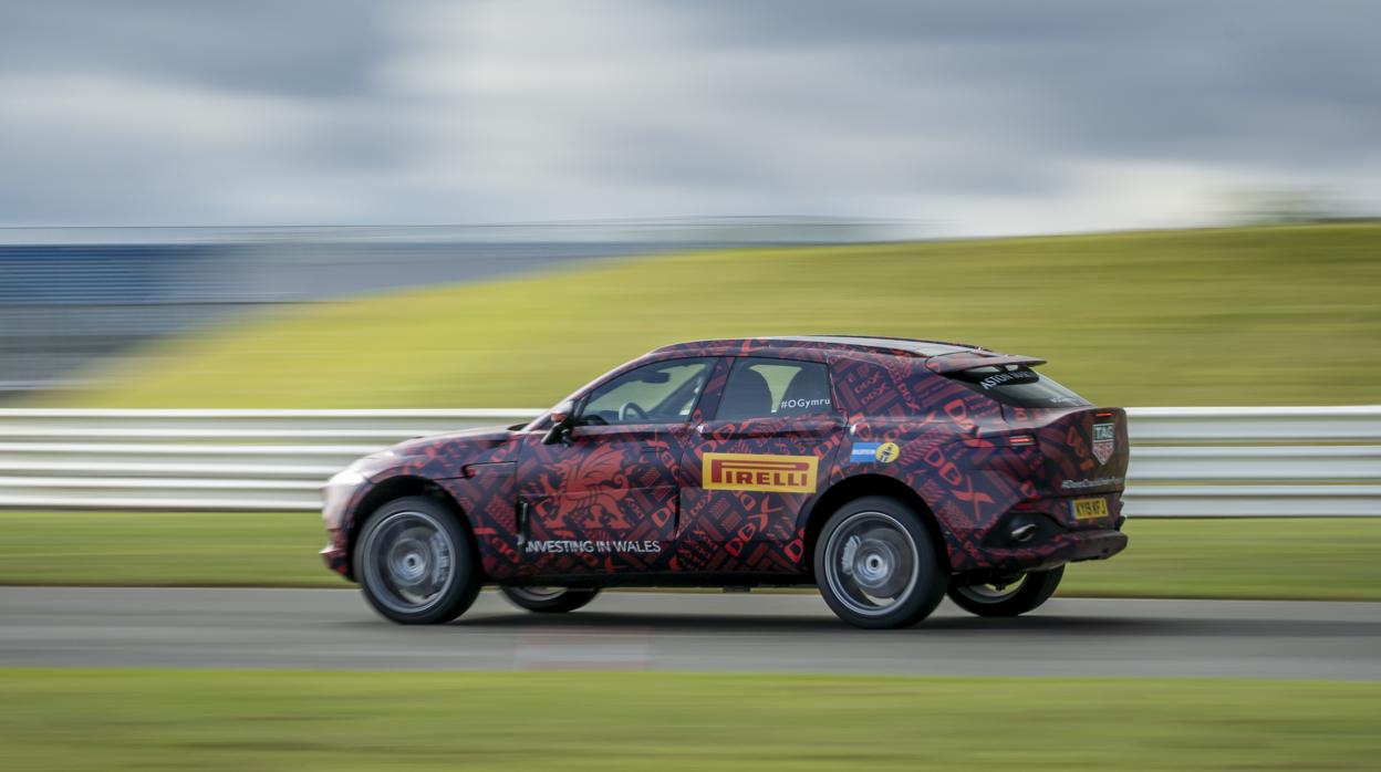 El Aston Martin DBX pasa por sus últimas etapas de desarrollo y se presentará en diciembre