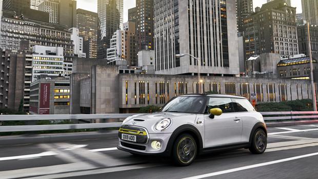 Conocemos todos los detalles del Mini Cooper SE: el eléctrico para disfrutar de la ciudad