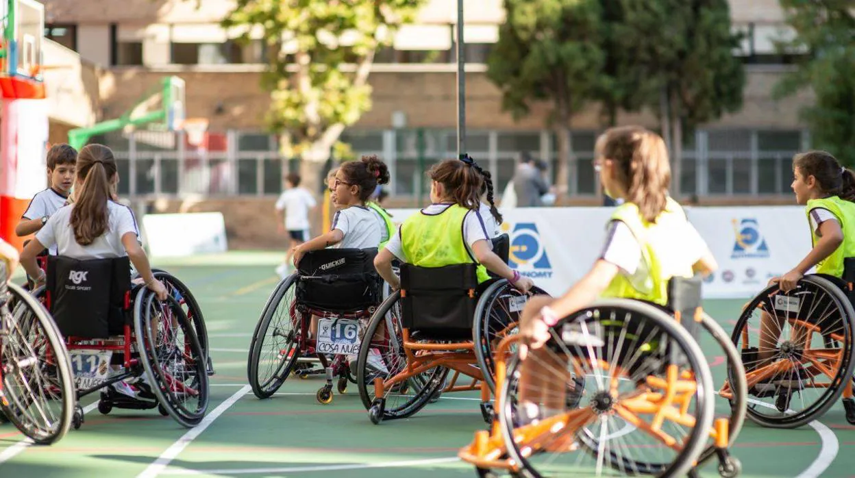 El programa Autonomy de FCA acerca el deporte adaptado y la movilidad a los colegios