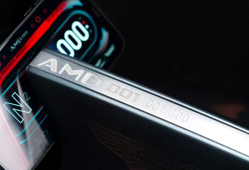 AMB 001: la primera moto de Aston Martin cuesta 108.000 euros y promete merecerlos
