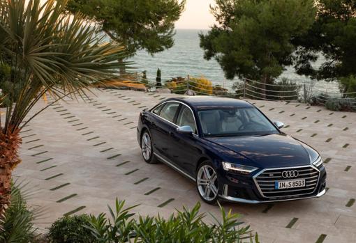 Audi S8: elegancia deportiva e impresionantes prestaciones