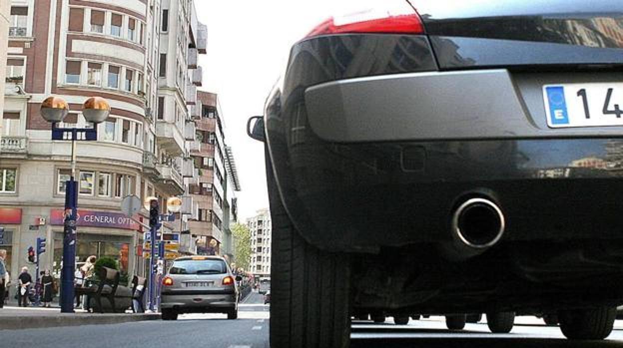 Por qué el 15% de los coches son responsables de más de la mitad de las emisiones contaminantes