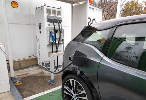 BMW i3s 2019: eléctrico, perfecto para la ciudad y con extra de «chispa»