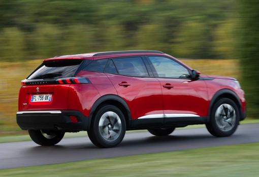 Peugeot 2008: la renovación de un superventas que gana en calidad y se electrifica