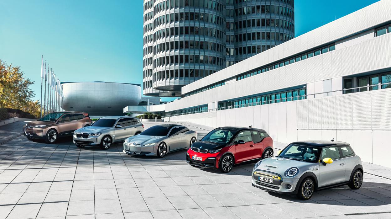 La gama presente y futura de vehículos eléctricos del Grupo BMW, con el Mini Cooper SE y el BMW i3 en primer plano