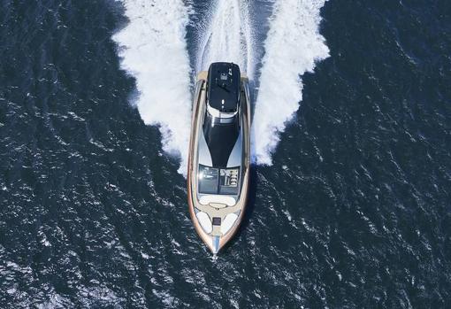 Lo último de Lexus: un espectacular yate de lujo de casi 20 metros