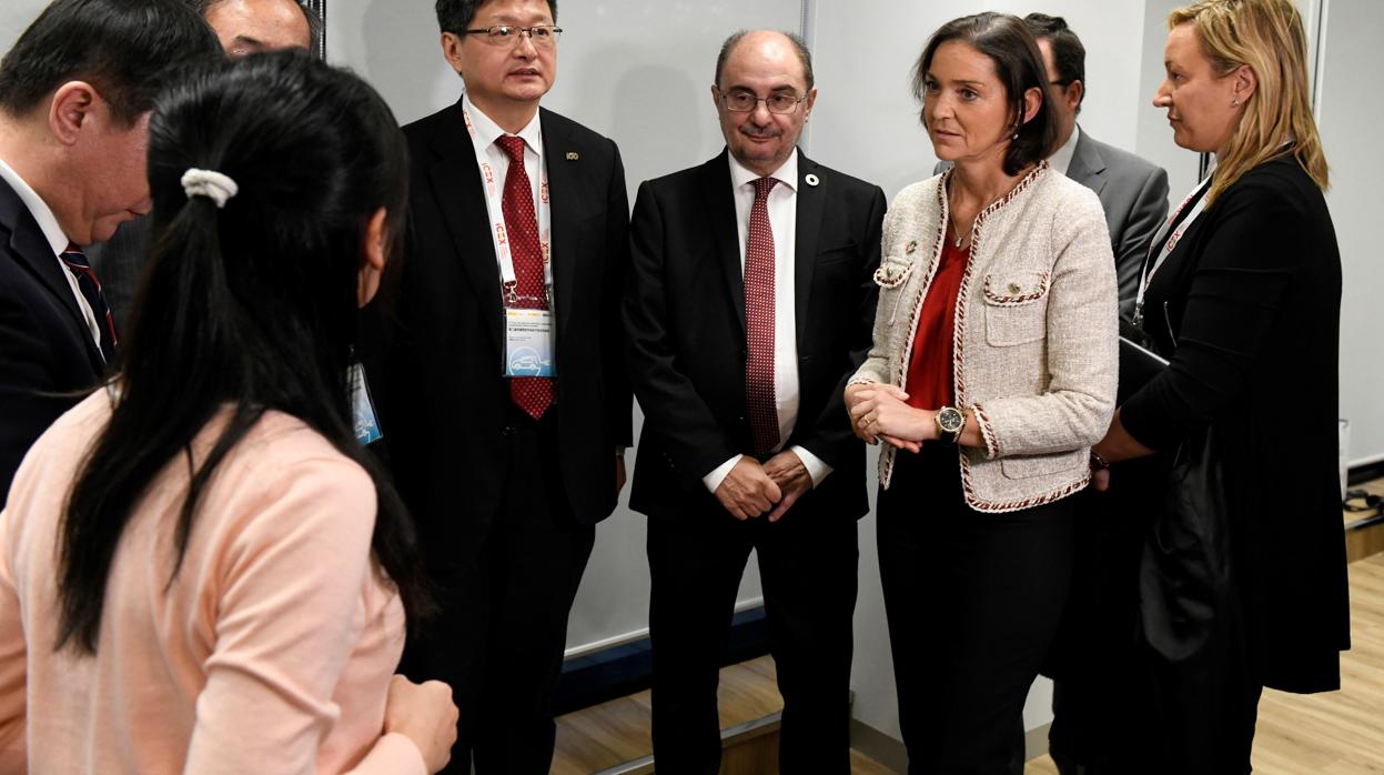 Reunión de Reyes Maroto y Javier Lambán, presidente de Aragón, con empresarios chinos de la asociación EV100, el pasado noviembre en Madrid