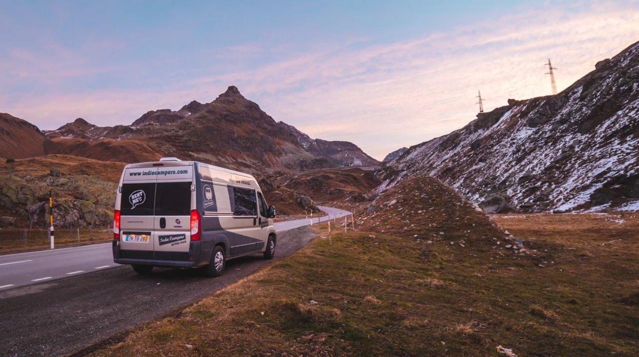 Normas imprescindibles que debes cumplir si viajas en caravana