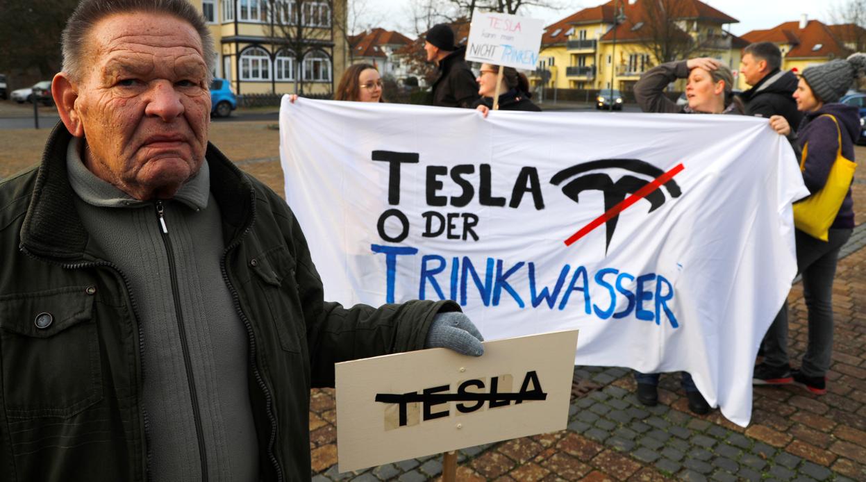 Protesta contra la nueva fábrica de Tesla en las cercanías de Berlín