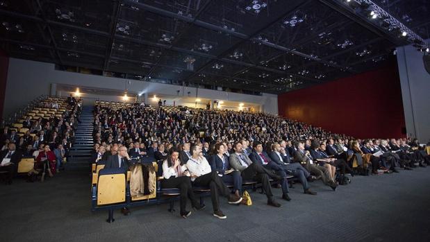 Más de 1.500 profesionales abordan los retos de la automoción en el XXIX Congreso de Faconauto