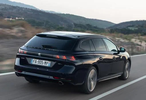 Probamos el Peugeot 208: revolución deportiva en el diseño junto con la  practicidad del utilitario