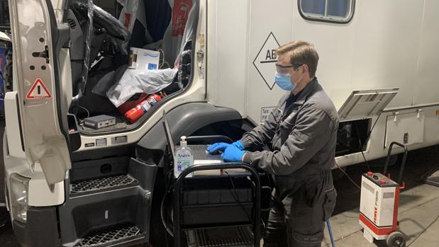 Los talleres que resisten al coronavirus: «Tenemos que seguir para que lo esencial no pare»