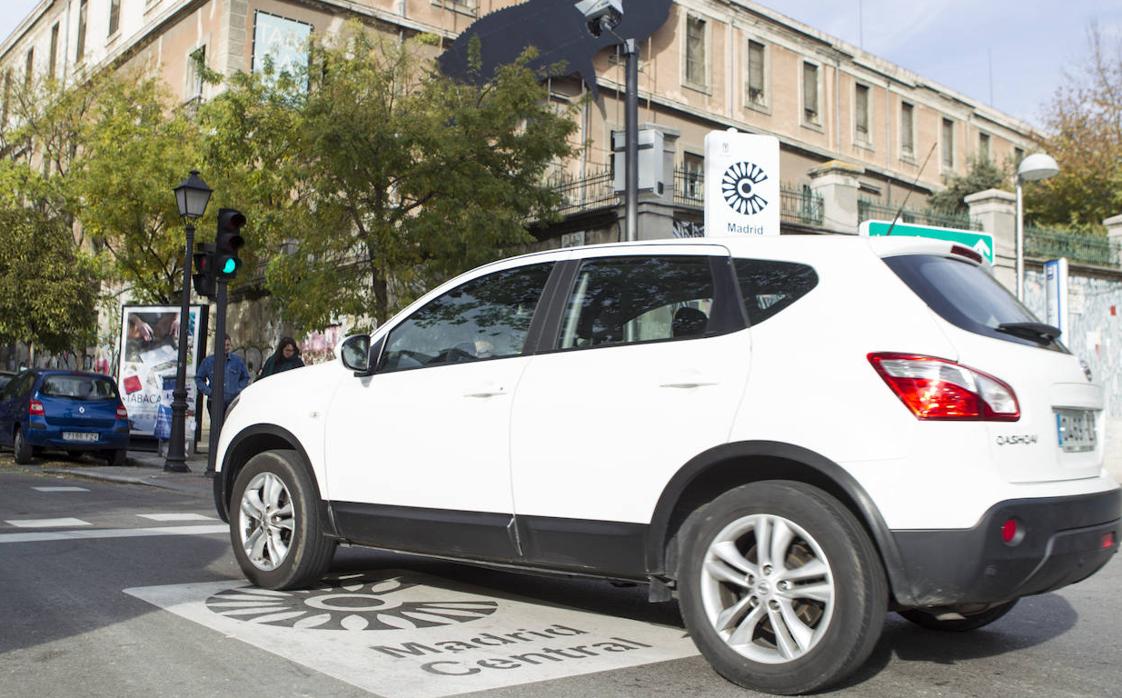 Llega la primera anulación de una multa por acceder en coche a Madrid Central