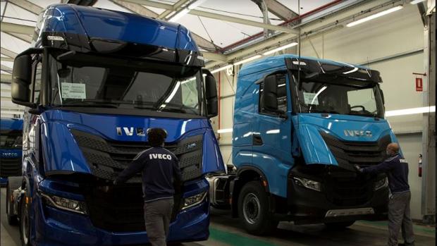 Iveco y PSA completan la reapertura de las factorías automovilísticas en España