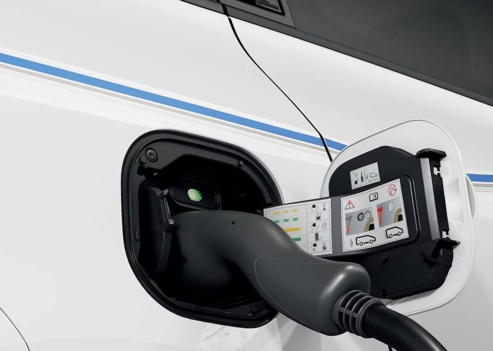 Casi la mitad de los españoles ni se plantea la compra de un coche eléctrico