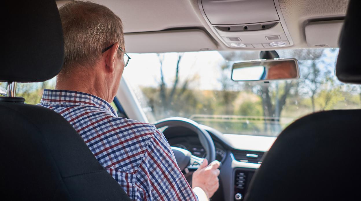 ¿A los 65 años o a los 25? La edad en la que los conductores conducen mejor