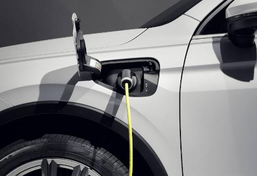 Volkswagen actualiza el Tiguan y estrena versión electrificada y R