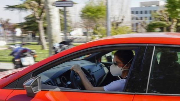 Excepciones por las que no tendrás que llevar mascarilla en el coche