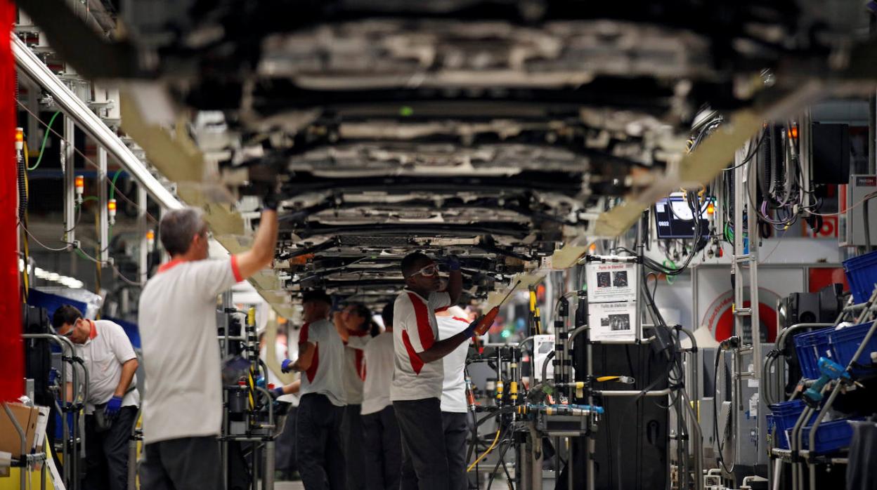 El automóvil pierde 25.600 empleos en un trimestre negro