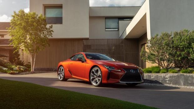 Lexus experimenta con los colores artesanales en el LC 500h