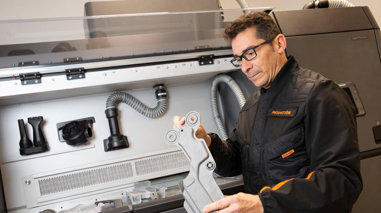 Así trabaja la única «fábrica de sueños» del automóvil en España