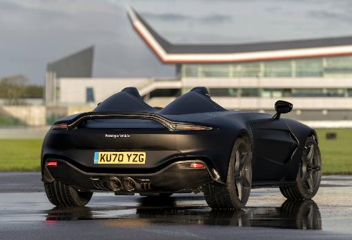 Primeras imágenes del Aston Martin V12 Speedster: limitado a 88 unidades