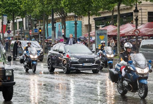 Emmanuel Macron en el DS 7 Crossback