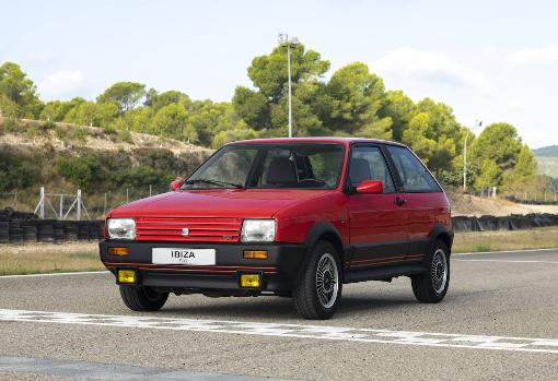 Del Seat 850 Coupé al Ibiza FR: siete décadas de iconos deportivos