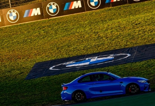 El piloto más rápido en clasificación de MotoGP se lleva un BMW M2 CS