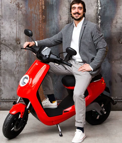 NIU, la marca que vende más de un millón de motos eléctricas empezó con 1.000 dólares de inversión