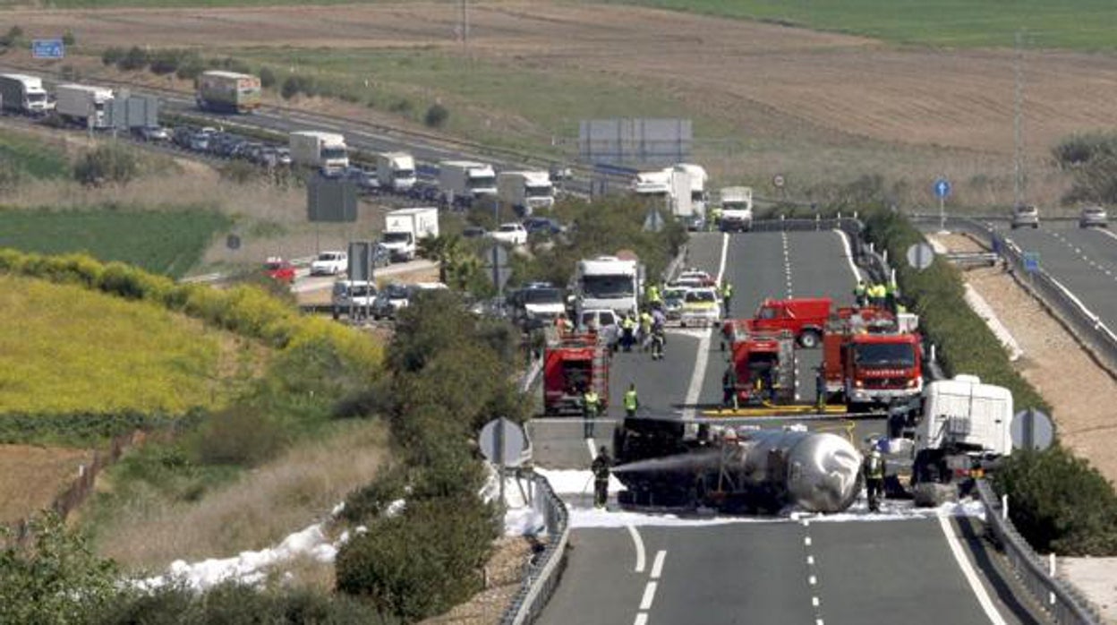 Qué factores hacen que una carretera sea más o menos peligrosa