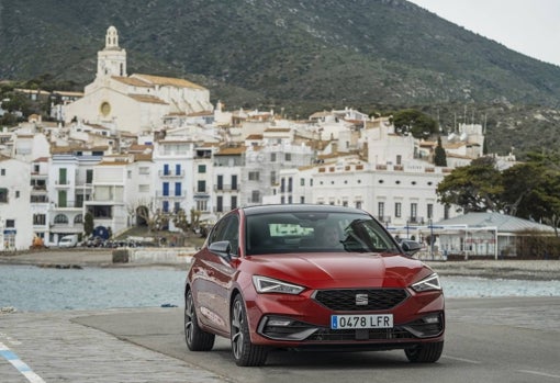 Seat se mantiene como marca más vendida en España