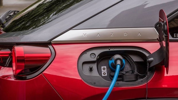 Siete de cada diez vehículos vendidos por Mazda son electrificados