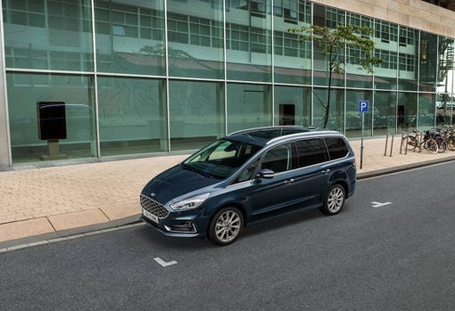 Nuevo Ford S-MAX Hybrid: autorrecargable con siete plazas