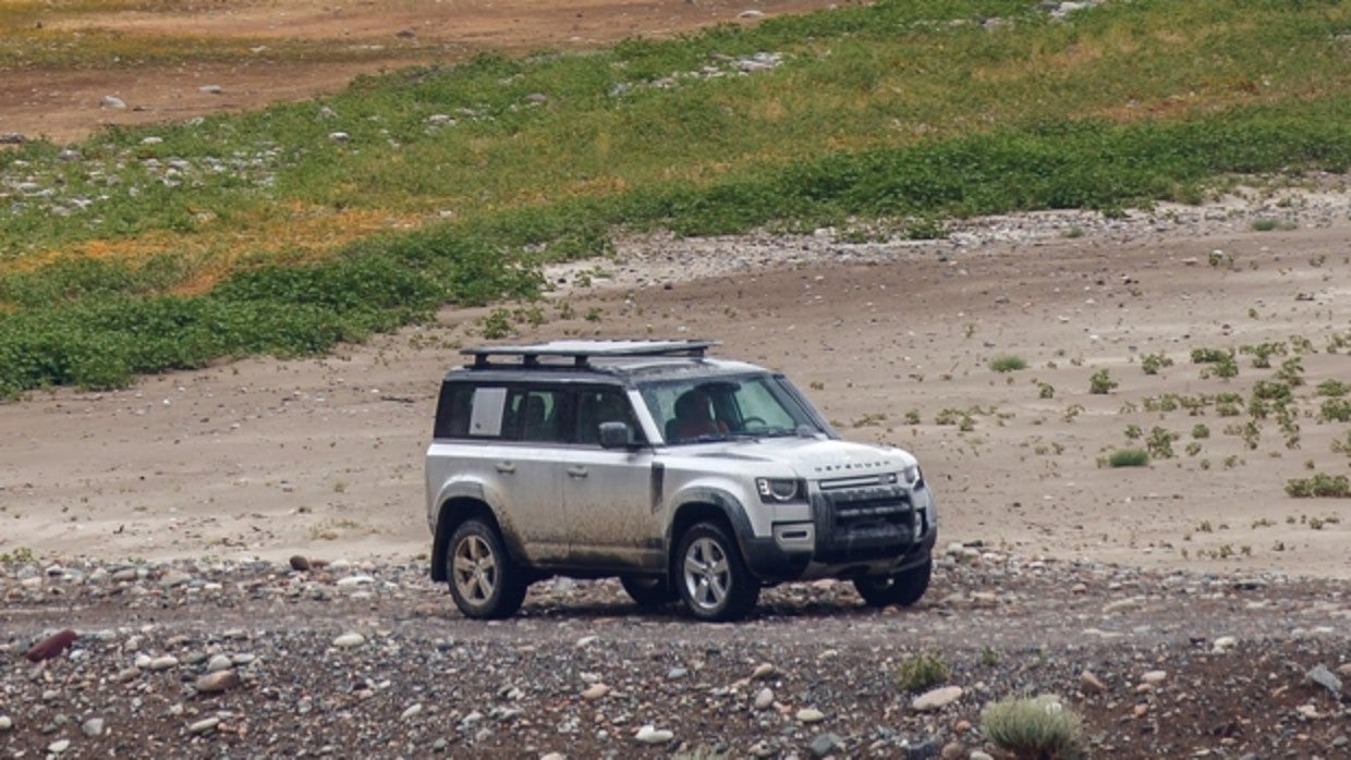 Nos vamos de ruta con el Land Rover Defender: No tiene límites