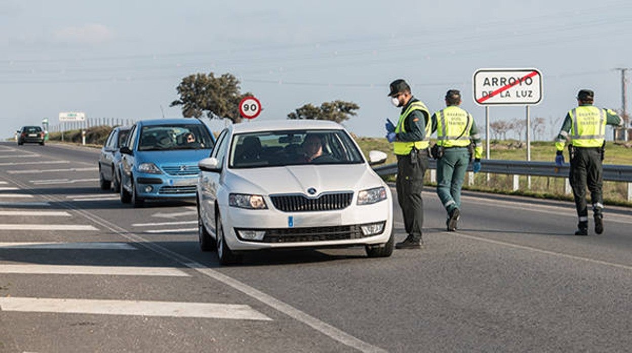 Qué justificantes hay que llevar en el coche para viajar en Semana Santa