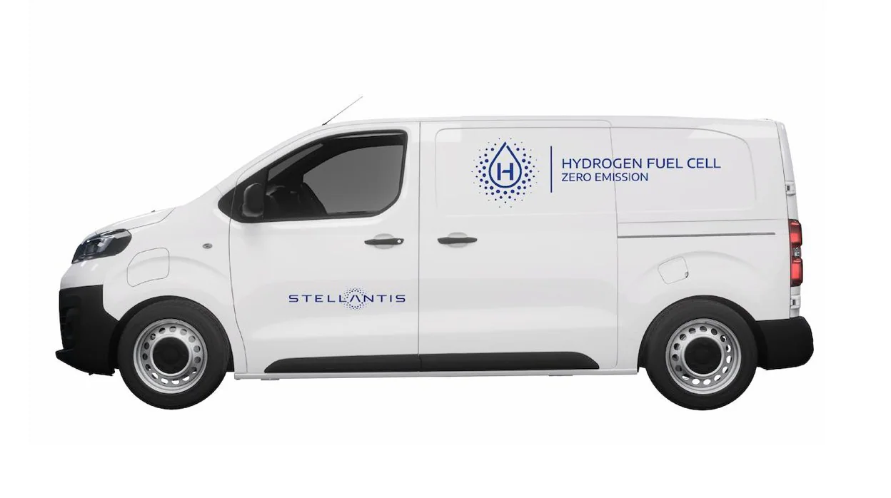 Stellantis ultima el lanzamiento de furgonetas enchufables de hidrógeno