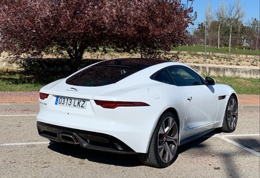 Probamos el nuevo Jaguar F-Type Coupé: atléticas prestaciones y detalles &#039;Limited Edition&#039;
