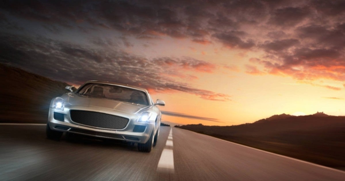 El error sobre las luces del coche que comete la mitad de los conductores