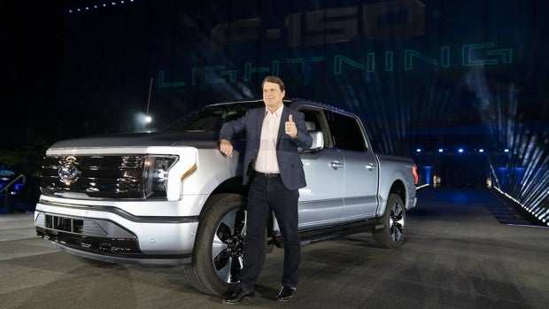 Ford redobla su apuesta eléctrica y hará sus propias baterías